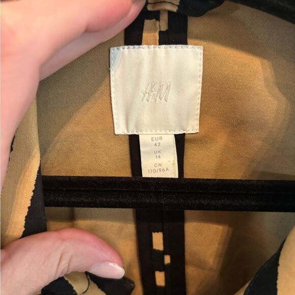 H&M Black and Tan Tiger Striped Jacket UK size 14 US size 10 - Picture 4 of 4